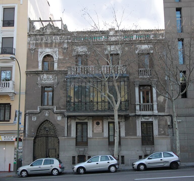 N.º 64 de la calle de Alfonso XII de Madrid, donde vivió Ramón y Cajal desde 1912 hasta su muerte.