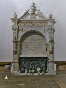 Sepulcro de Rosalía de Castro en el Panteón de Gallegos Ilustres