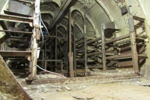 Interior del submarino Peral, conservado en Cartagena