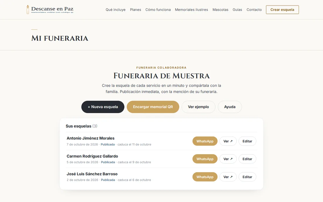 Panel de la funeraria con la lista de sus esquelas, en la computadora